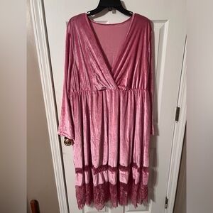 Shein size 3x velvet and lace 3/4 sleeve dress. New! Never worn! Only tried on.